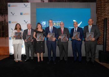 Carmen Rita Cordero, Rafael del Toro, Antonia Antón de Hernández, René Grullón Finet, Manuel García Arévalo, Juan Lehoux y José Enrique Delmonte.