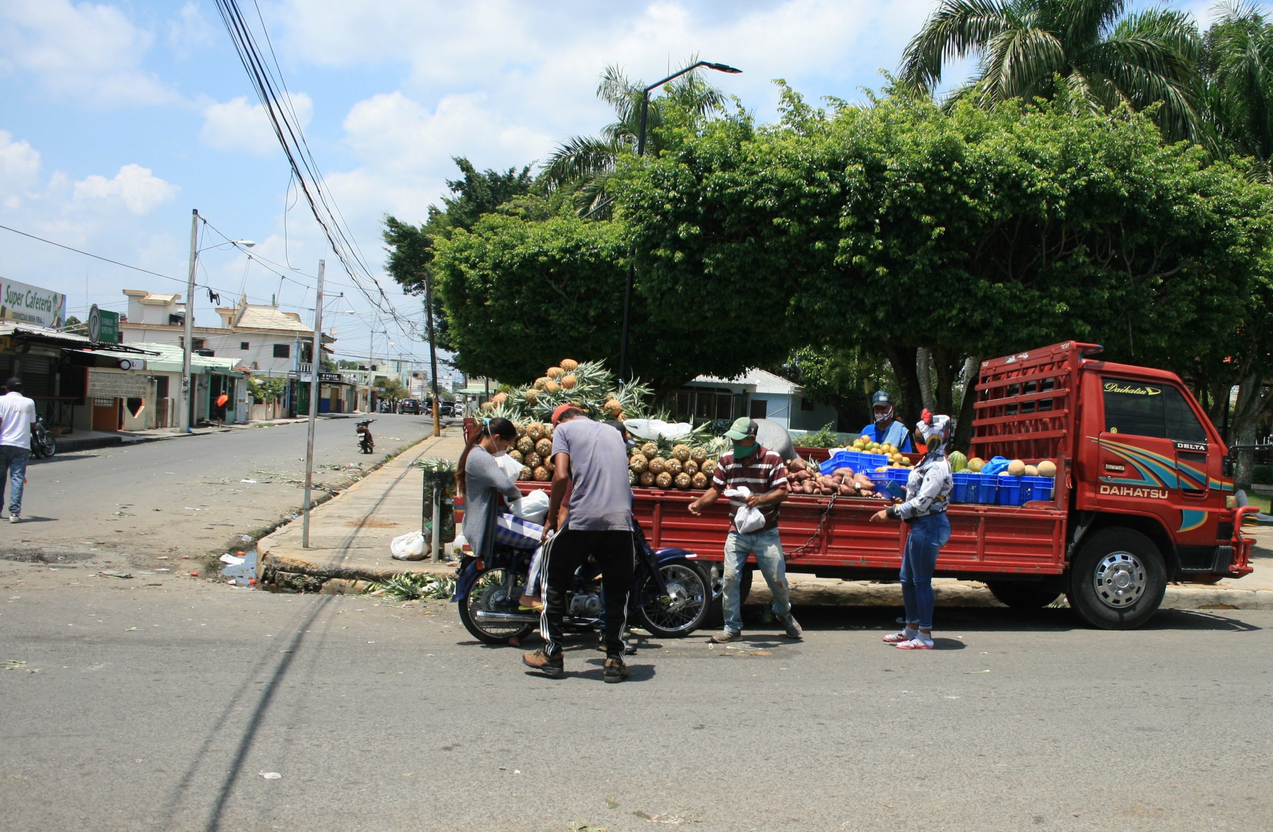 Ayuntamiento SFM prohíbe mercados improvisados