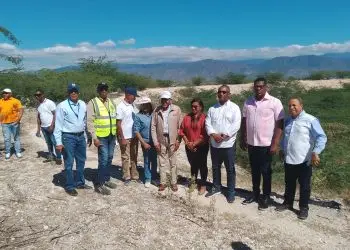 El anuncio fue realizado en un acto en el ayuntamiento de Jimaní, encabezado por la gobernadora Mercedes Novas, el director de Operaciones del Indrhi, Juan Carlos Nova, en representación del director ejecutivo de la entidad, Olmedo Caba Romano; el director ejecutivo del Instituto para el Desarrollo del Suroeste (Indesur), Noel Octavio Suberví Nin, y el alcalde Laureano Santana..- Fuente externa.