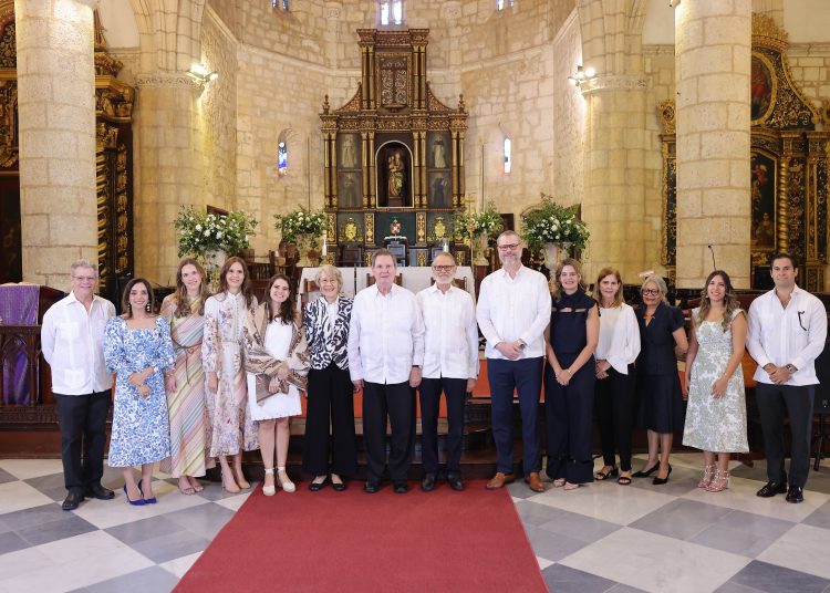 Mardom celebra misa por su 55 aniversario.