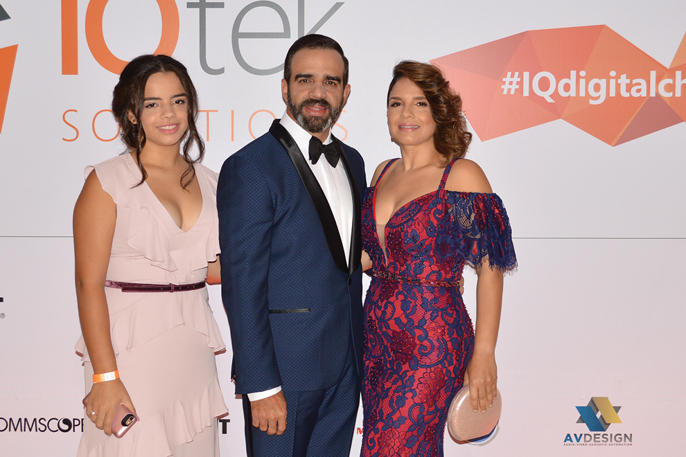 iqtek celine rodríguez, roberto rodríguez y glenda borbòn