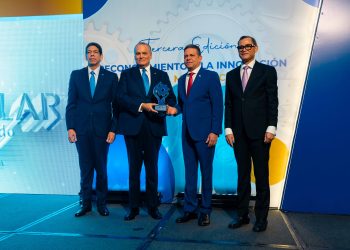 Karel Castillo, Luis E. Espínola, Rafael Cruz y Eddy Olivares.