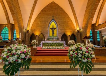 El Concordato establece a la católica como la religión oficial del país, aunque este es un Estado laico.