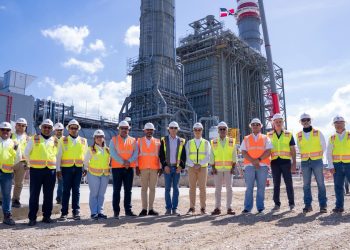 Joel Santos estuvo acompañado por el administrador general de la ETED, Alfonso Rodríguez; superintendente de Electricidad, Andrés Astacio; el director ejecutivo de CNE, Edward Veras.