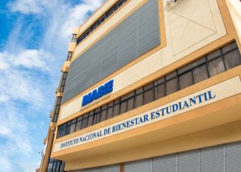 El director ejecutivo del Inabie, Víctor Castro, reiteró la necesidad de que cada expediente se presente sin errores y con las certificaciones vigentes tanto de pago de impuestos como de la seguridad social.