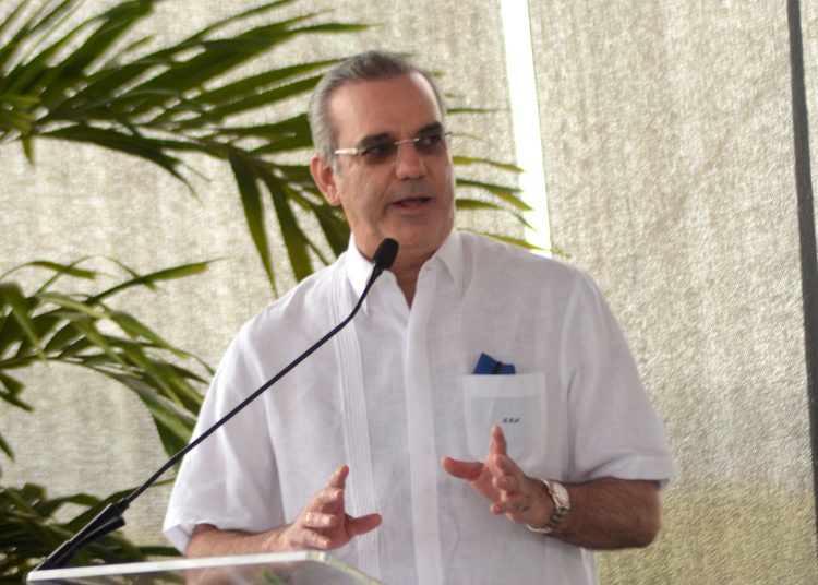 Inauguración de planta de energía solar Los Girasoles . en Yaguate, San Cristóbal