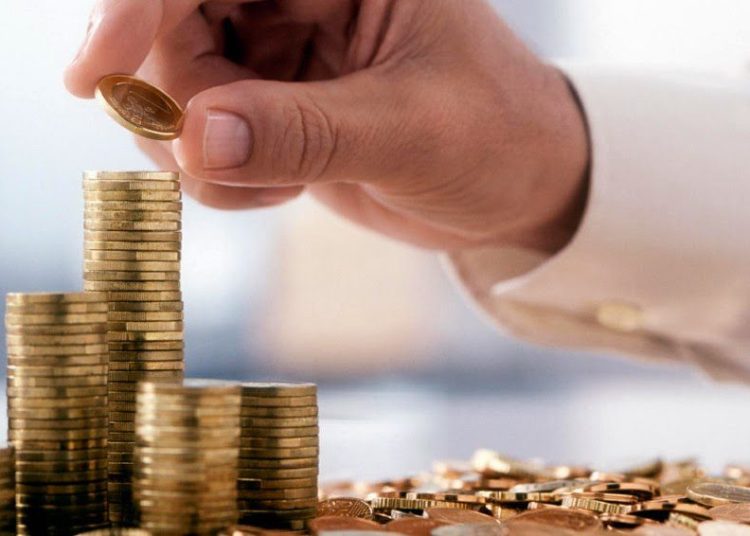 El informe, elaborado por el Instituto Brasileño de Estadística y Geografía (IBGE), también muestra que el 10% de la población más rica en Brasil ganaba 14 veces más que el 40% de la población con menores ingresos, una estadística que si bien es la más baja registrada, revela la desigualdad crónica en Brasil.