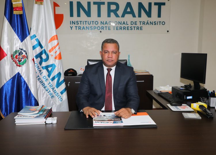 El director ejecutivo del Instituto Nacional de Tránsito y Transporte Terrestre (Intrant), Rafael Arias.