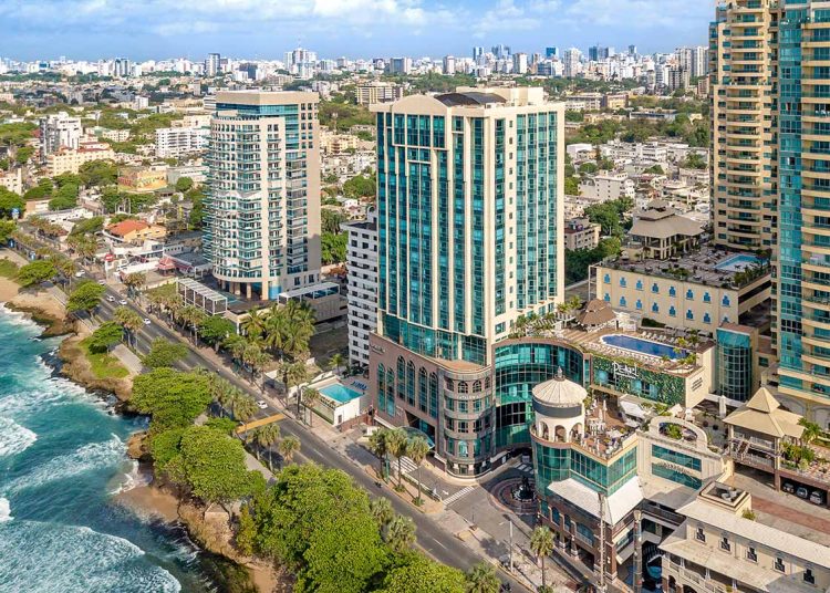 Un estudio presentado por Analytica, con apoyo del Banco Central, destaca que al 2022 la industria turística acumulaba inversiones por US$22,208.2 millones, de la que US$14,903 millones corresponde a hotelería y otros US$7,406 millones en la parte inmobiliaria.