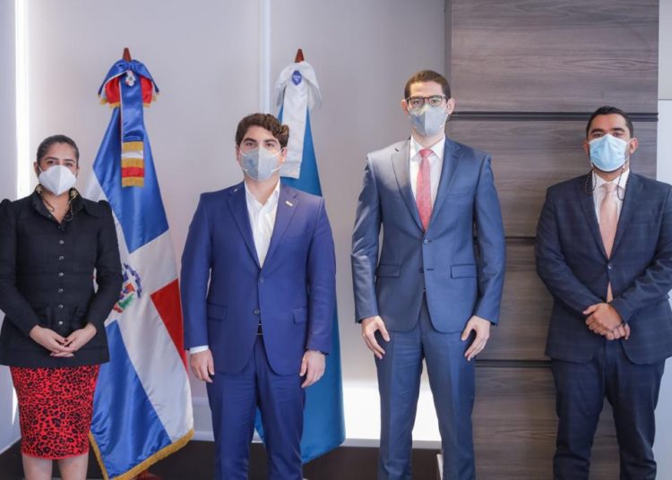 Irlonca Tavárez, Hostos Rizik Lugo, Antonio Camilo Toca y Rodrigo de la Cruz.