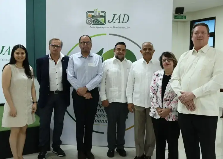 El convenio fue suscrito por el presidente ejecutivo de la JAD, Osmar C. Benítez, y el presidente de HHC, Frank Pichardo.
