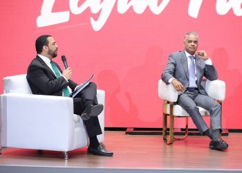 El ministro Joel Santos participó en un panel moderado por Fantino Polanco, de la Cámara de Comercio de Santo Domingo.