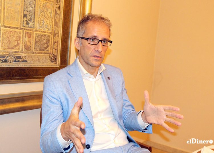 El experto en energía nuclear Jacopo Buongiorno ofreció una entrevista exclusiva al periódico elDinero.