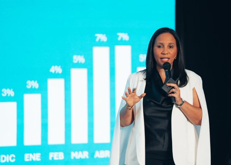 Así lo afirmó la viceministra Técnica de Turismo, Jacqueline Mora, durante una conferencia en el decimoctavo Congreso Internacional de Finanzas y Auditoría, así como el Seminario Latinoamericano de Contadores y Auditores (CIFA-Selatca), que organizó la ABA.