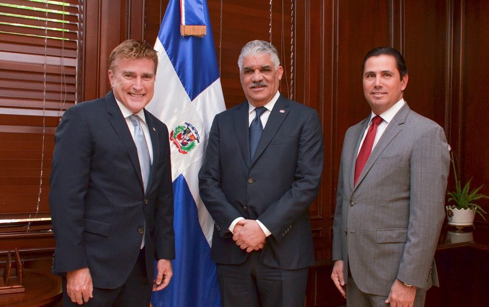 james brewster, miguel vargas y bob