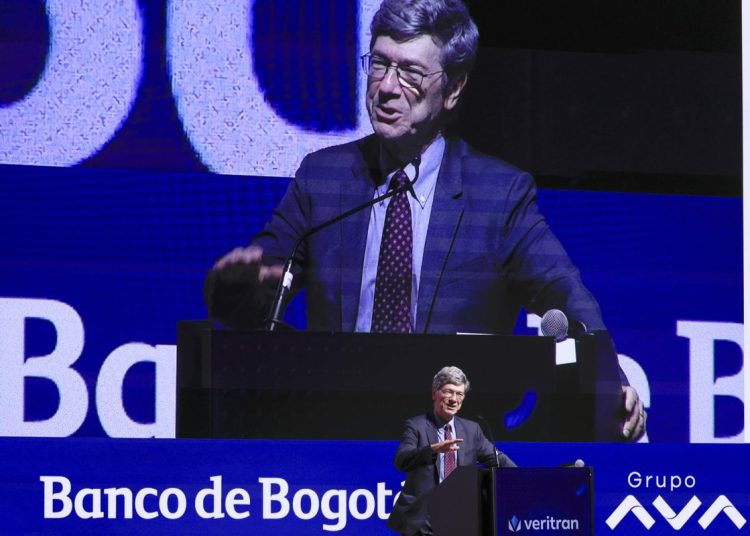 Sachs dio una conferencia como invitado en la 58 Convención Bancaria de Colombia, que se celebra en la ciudad caribeña de Cartagena de Indias.