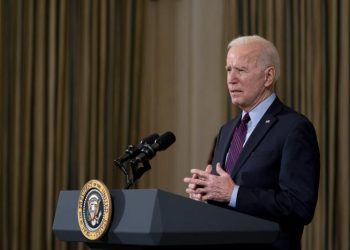 Los nuevos aranceles afectan a sectores descritos por la Casa Blanca como "vitales para el futuro económico y la seguridad nacional de Estados Unidos".