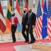 Joe Biden presidente de EEUU, camina junto a Ursula Von der Leyen, presidenta de la Comisión Europea y Charles Michel, presidente del Consejo Europeo. | Fuente externa.