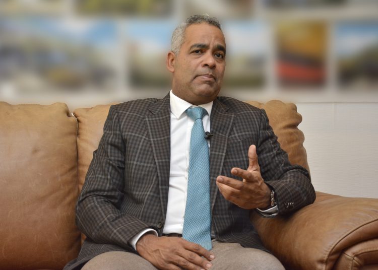 Joel Santos, ministro de la Presidencia ofrece declaraciones a elDinero - Fotografía: Lésther Álvarez.