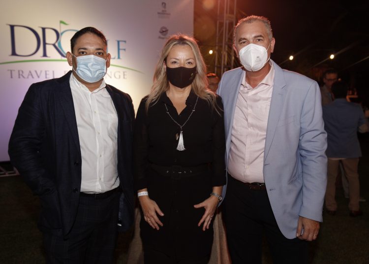 Jonathan Dorville, Betina Rey y Marcello Ballester.