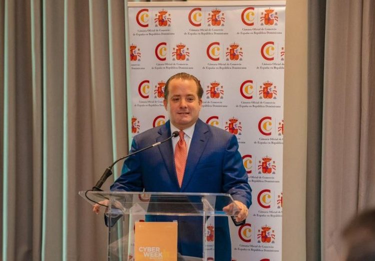 Paliza destacó el significativo avance en materia salarial registrado en los últimos cinco años, en el que el salario mínimo promedio pasó de US$230.8.