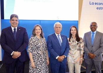 José Luis Ventura, Yara Hernández, Rafael Genao, Laura Acra y Rolando Guzmán. | Fuente externa.