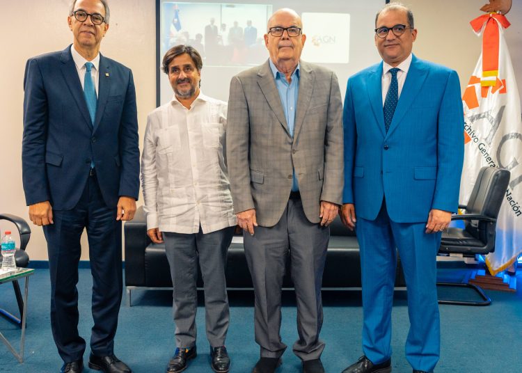 José Mármol, Ignacio Sánchez de Lerín, Roberto Cassá y Olivo Rodríguez Huertas.