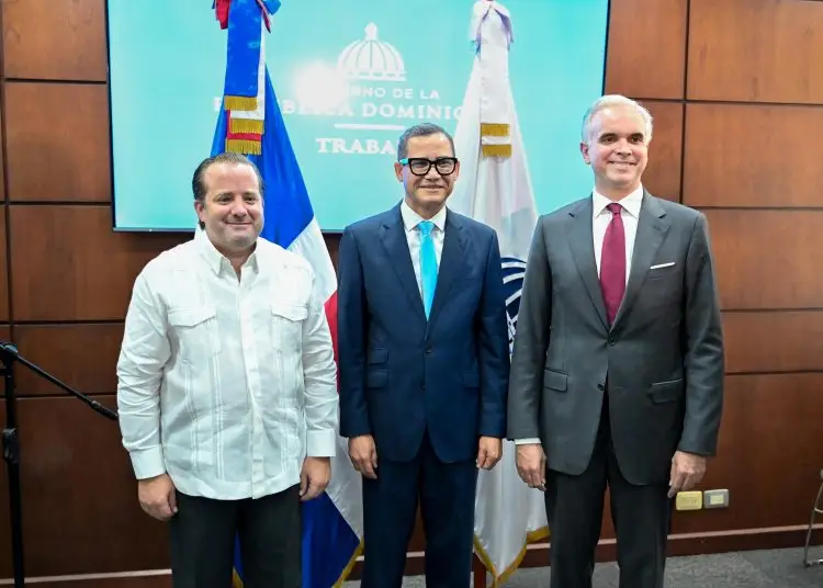 Olivares dijo que trabajará por el bienestar de los dominicanos y la construcción de una democracia más sólida.