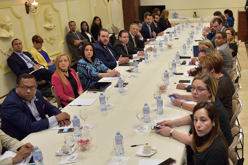 jose ramon peralta en la mesa del caribe