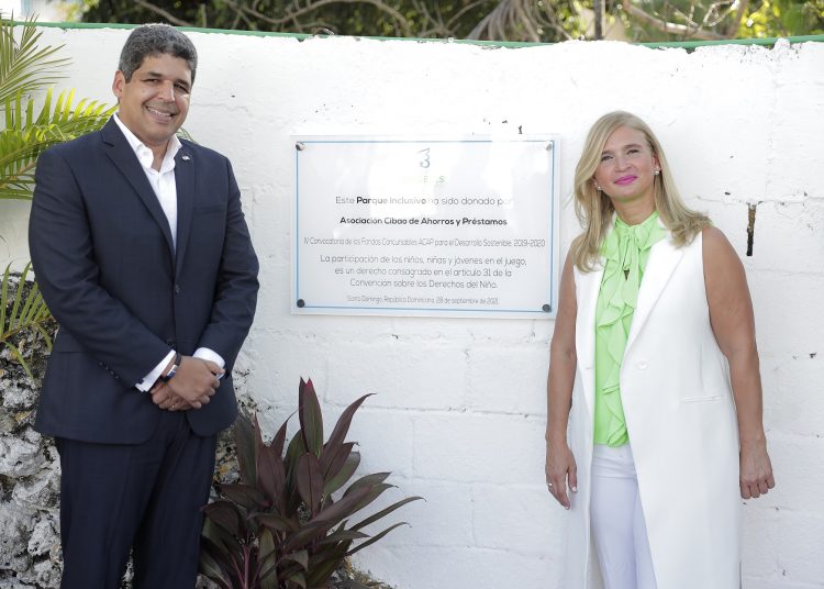 José Luis Ventura y Mónika Despradel.