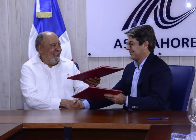 Julio Sánchez Maríñez, rector del Intec y Rafael Blanco Tejera, presidente de Asonahores.