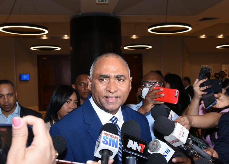 Diputado por la provincia Peravia y vocero del bloque de diputados del PRM, Julio Fulcar. | Fuente externa.