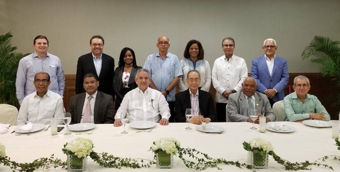 jurado del premio epifanio luego de acordar veredicto sobre el certamen...
