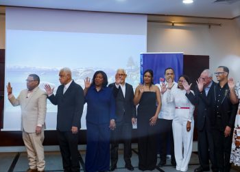La ceremonia de juramentación estuvo a cargo del cronista de arte Estuardo Arias, el miembro más longevo en Adopae.