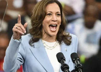 "Es un honor para mí ser la candidata demócrata a la Presidencia de Estados Unidos. Aceptaré oficialmente la nominación la próxima semana", señaló Harris.