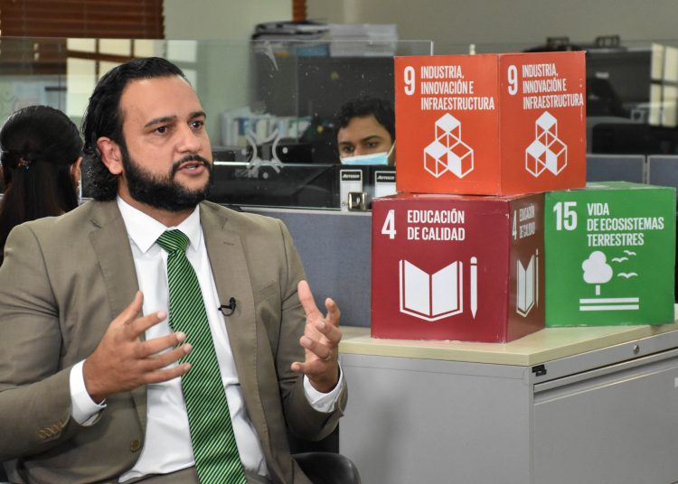 Luis Madera Sued, director general de Desarrollo Económico y Social, del Ministerio de Economía, Planificación y Desarrollo.