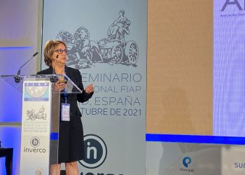 La presidenta ejecutiva de ADAFP, Kirsis Jáquez, en el Seminario de FIAP.