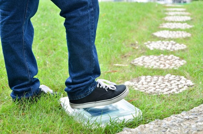 la baldosa generaría energía limpia en zonas peatonales