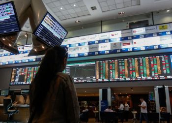 Las empresas que más perdieron fueron la cárnica Marfrig (-6.4%), la agencia de viajes CVC (-5%), y la constructora Eztec (-4.4%).