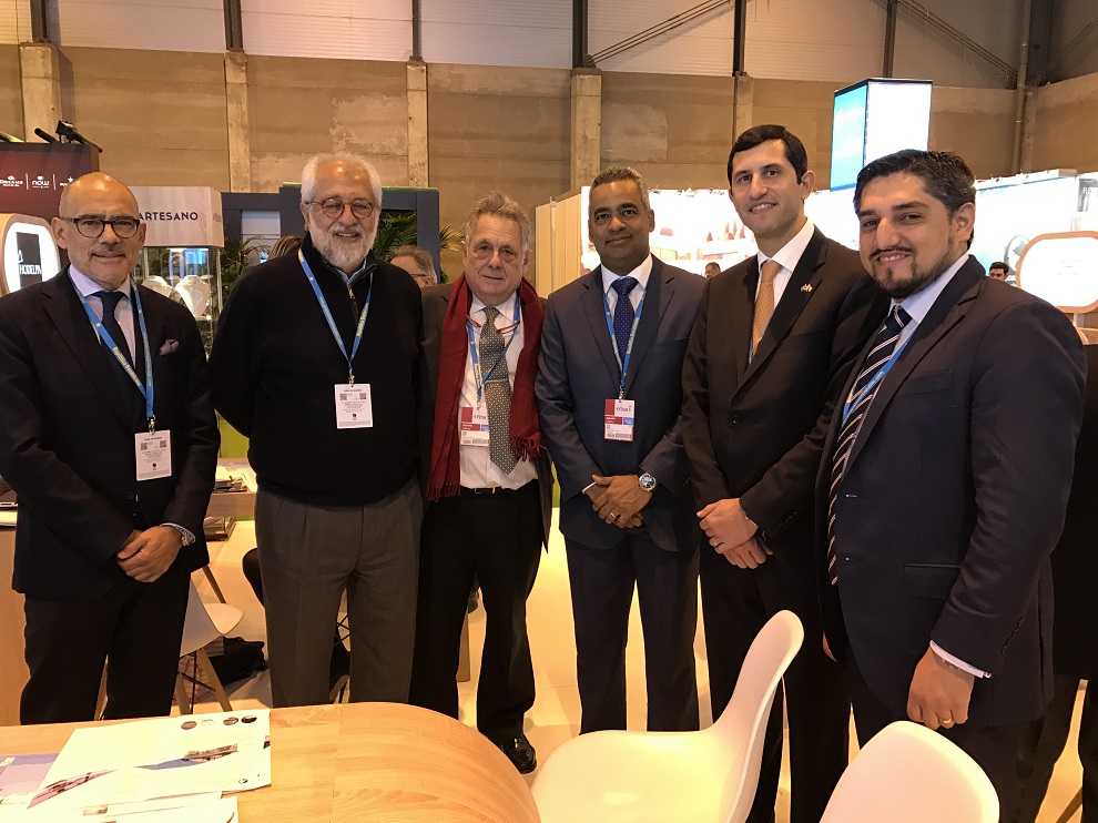 la delegacioìn de cepm junto al presidente de asonahores, joel santos