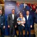 La ingeniera Ivette Santos recibió la distinción en representación de la empresa.