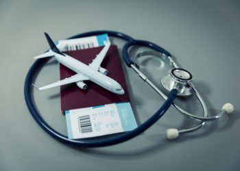 El gasto promedio entre cirugía y estadía, es de aproximadamente US$8,500 por paciente. - Fuente externa.