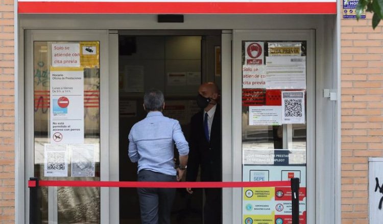 La tasa de paro de juvenil de España fue del 25.9%.