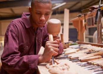 Las carreras técnicas permiten que los jóvenes tengan experiencia laboral tan pronto concluyen el bachillerato.