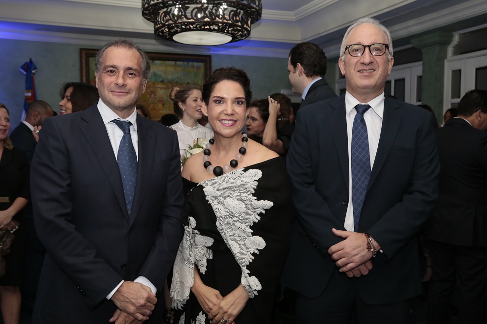 lawrence hazoury, aura caraballo y tony mota