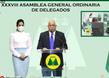 Yanio Concepción, presidente ejecutivo de Cooperativa Vega Real, en la presentación de su informe ante la 38 Asamblea General de Delegados.