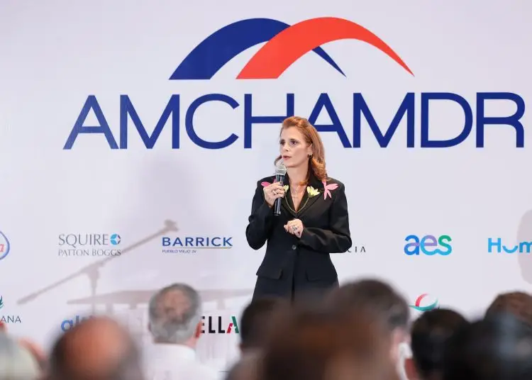 La presidenta ejecutiva de Grupo SID fue la oradora invitada al Encuentro Empresarial Amchamdr 2025.