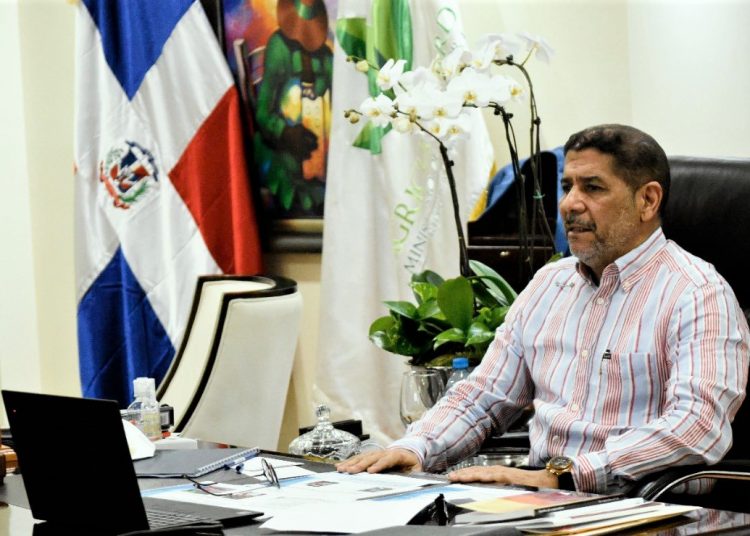 El ministro de Agricultura, Limber Cruz.