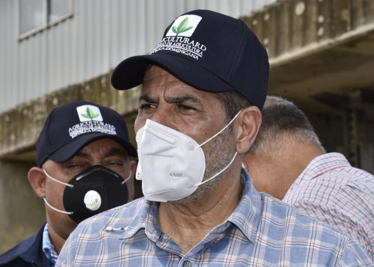 El ministro de Agricultura, Limbert Cruz.