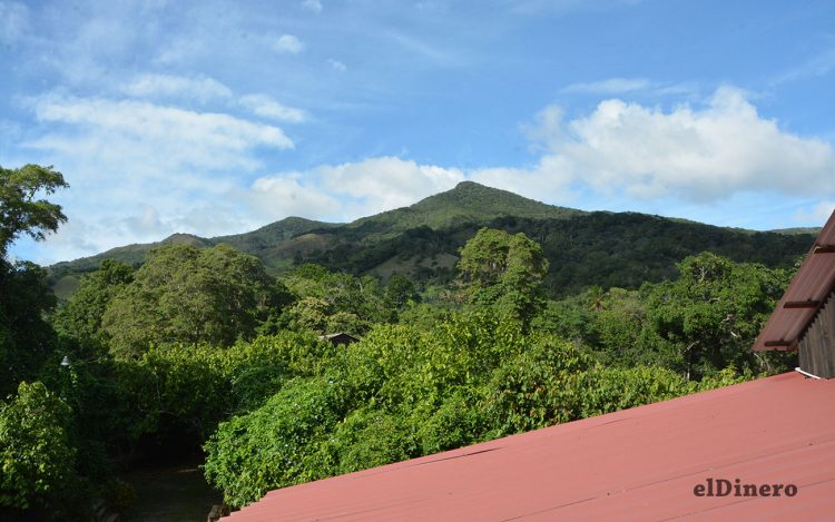 La Loma Quita Espuela y su vasta biodiversidad cautiva a los amantes del senderismo.